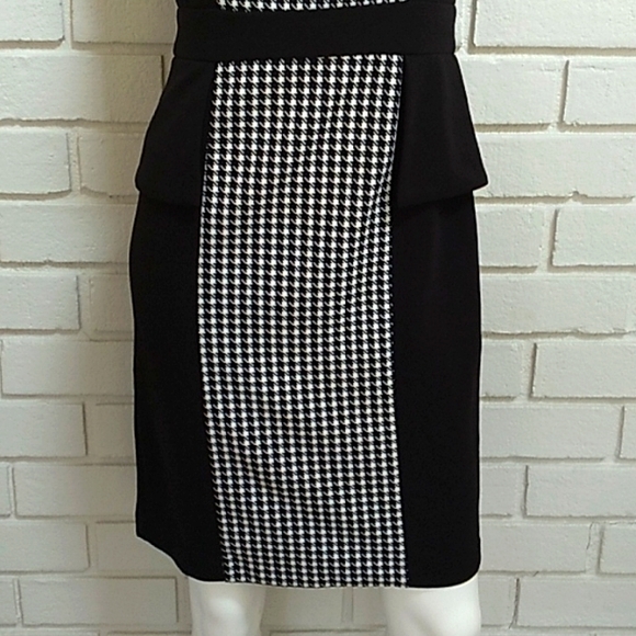 New York & Company Black/White Ruffle Sheath Dress. Size S/M - Picture 3 of 12